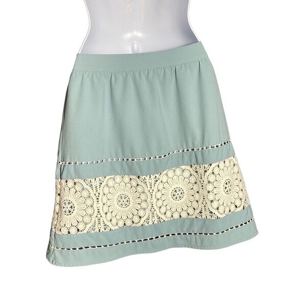 Versona Pinky Crochet Detail Skirt Size S EUC - Picture 2 of 10